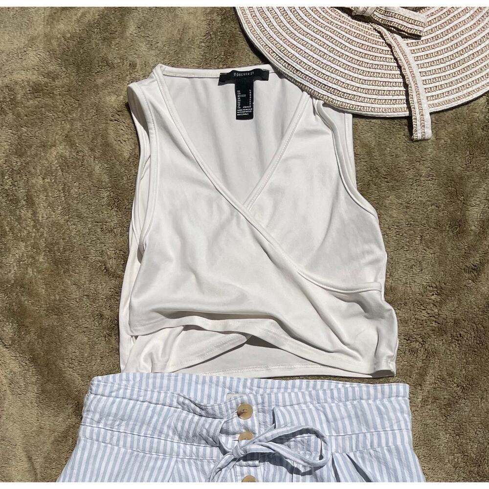 V neck cropped tank top